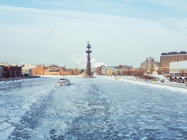 Où séjourner pour des vacances en Suède avec des ateliers de fabrication de fromage et des randonnées en montagne?
